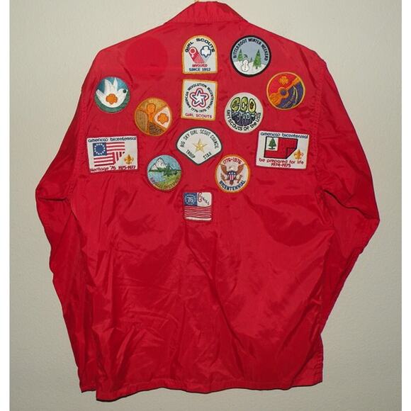 Vintage 70’s Girl Scouts Red Nylon Snap Jacket With Patches - Picture 3 of 4